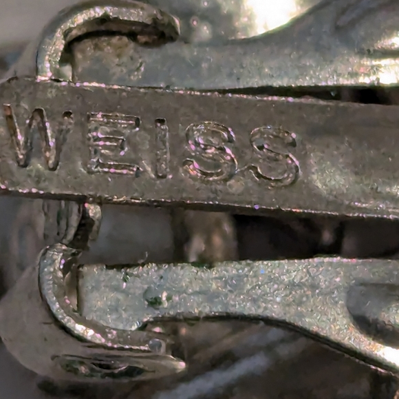 WEISS  Earrings Clip On Like New - Picture 7 of 8